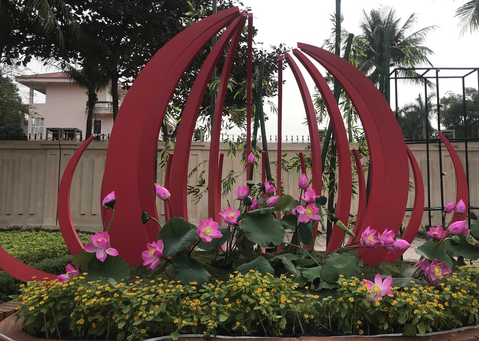 Ấn tượng những đường hoa rực rỡ sắc màu đón Tết ở thành Vinh  - 11