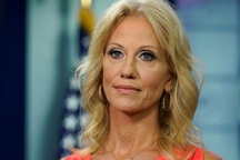 Trợ lý của Tổng thống Trump nói từng bị tấn công tình dục