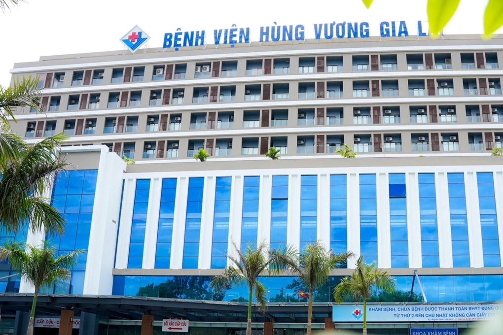 Người phụ nữ nhảy từ tầng 9 Bệnh viện Hùng Vương Gia Lai - 1 Người phụ nữ nhảy từ tầng 9 Bệnh viện Hùng Vương Gia Lai - 1