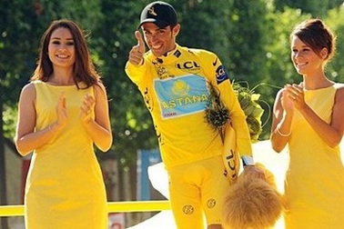Contador đăng quang chức vô địch Tour de France 2009