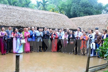 Chỉ thị về công tác người Việt Nam ở nước ngoài trong tình hình mới