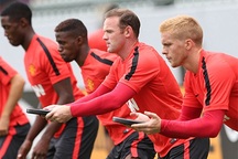 Van Gaal bắt các cầu thủ MU rèn thể lực