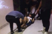 Bộ Công an: 4 nguyên tắc cần lưu ý khi bị mắc kẹt trong thang máy