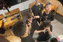 Quán ăn ở Hà Nội gây phẫn nộ khi nhân viên nói "cho khách ăn rác, nước bọt"