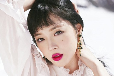 Quản lý của Sulli thừa nhận nữ ca sĩ trẻ tự vẫn