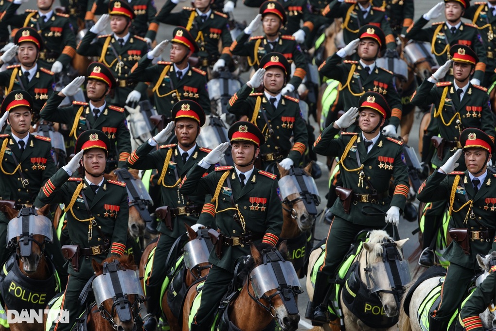 33.000 solicitudes a la escuela militar, 4.400 aceptadas, ¿qué derechos tienen los candidatos aprobados? - 1 33.000 hồ sơ vào trường quân đội lấy 4.400, thí sinh đỗ có quyền lợi gì? - 1