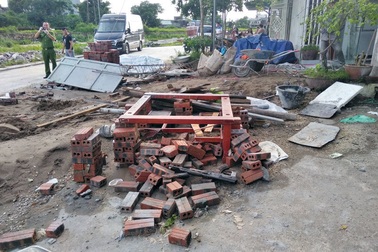 2 nhóm côn đồ truy sát, nổ súng thị uy nhau trên phố