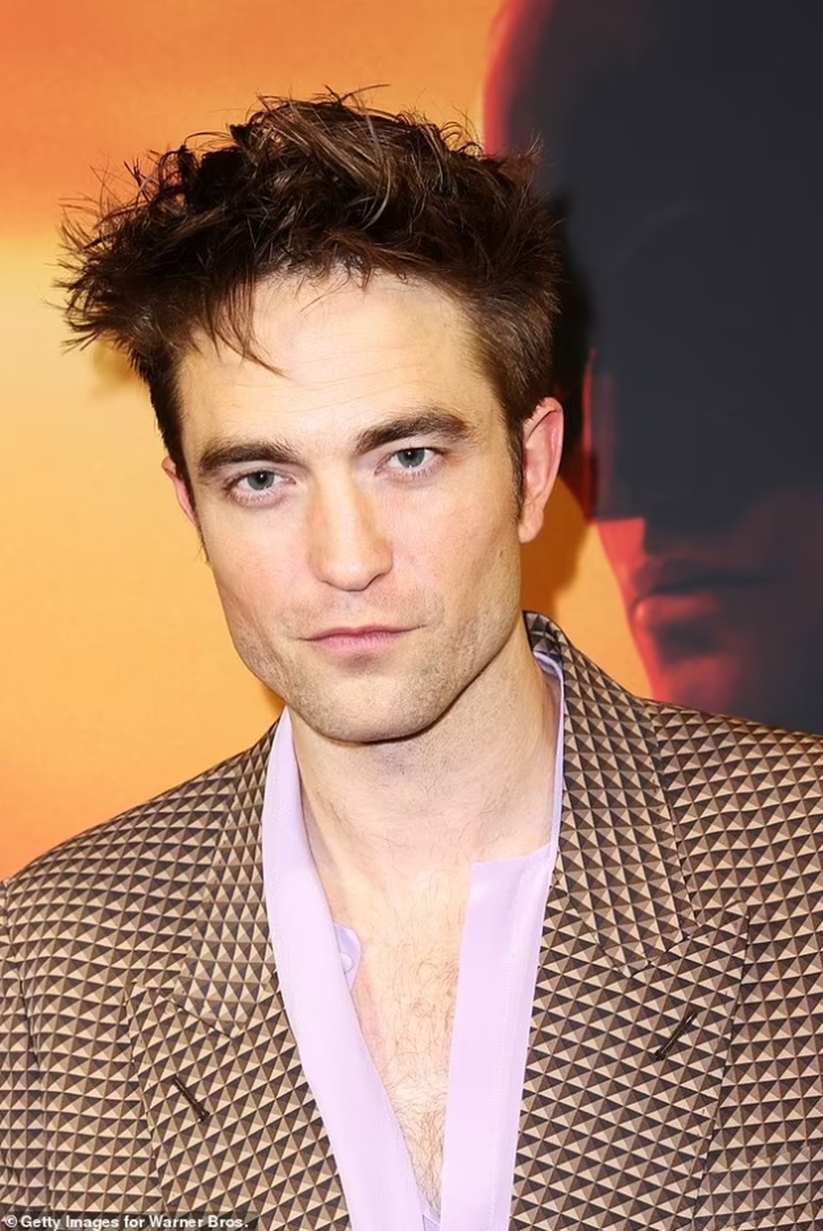 Robert Pattinson đếm từng ngụm nước trước cảnh Người Dơi cởi trần - 3 Robert Pattinson đếm từng ngụm nước trước cảnh Người Dơi cởi trần - 3