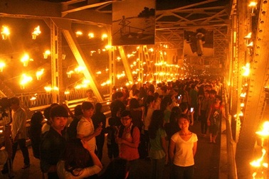 Huế muốn mở "phố đi bộ" trên cầu Trường Tiền