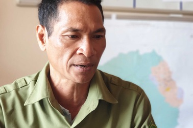 Bất ngờ bị cắt giảm diện tích giao rừng, "nồi cơm" của người dân cũng bị thu hẹp lại!