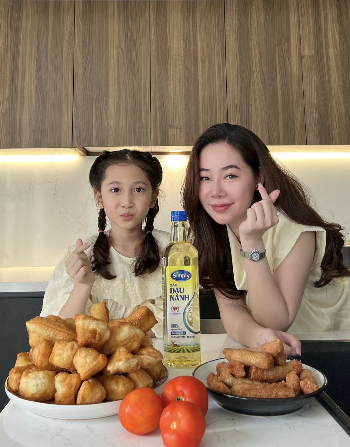Có gì trong chai dầu đậu nành được chọn mua nhiều nhất 10 năm liên tiếp? - 1 Có gì trong chai dầu đậu nành được chọn mua nhiều nhất 10 năm liên tiếp? - 1
