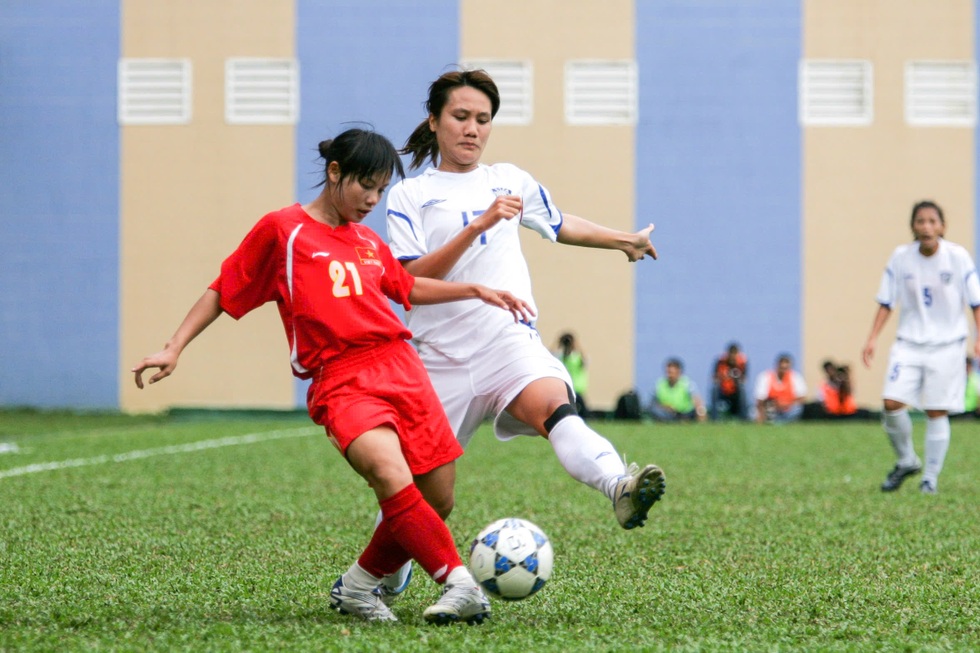 Quả bóng vàng Văn Thị Thanh: Đừng nghĩ đá bóng giỏi thì làm HLV cũng giỏi - 2 Quả bóng vàng Văn Thị Thanh: Đừng nghĩ đá bóng giỏi thì làm HLV cũng giỏi - 2