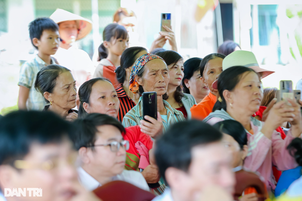 Khởi công xây dựng điểm trường Dân trí giúp học sinh nghèo tại Đắk Lắk - 4 Khởi công xây dựng điểm trường Dân trí giúp học sinh nghèo tại Đắk Lắk - 4