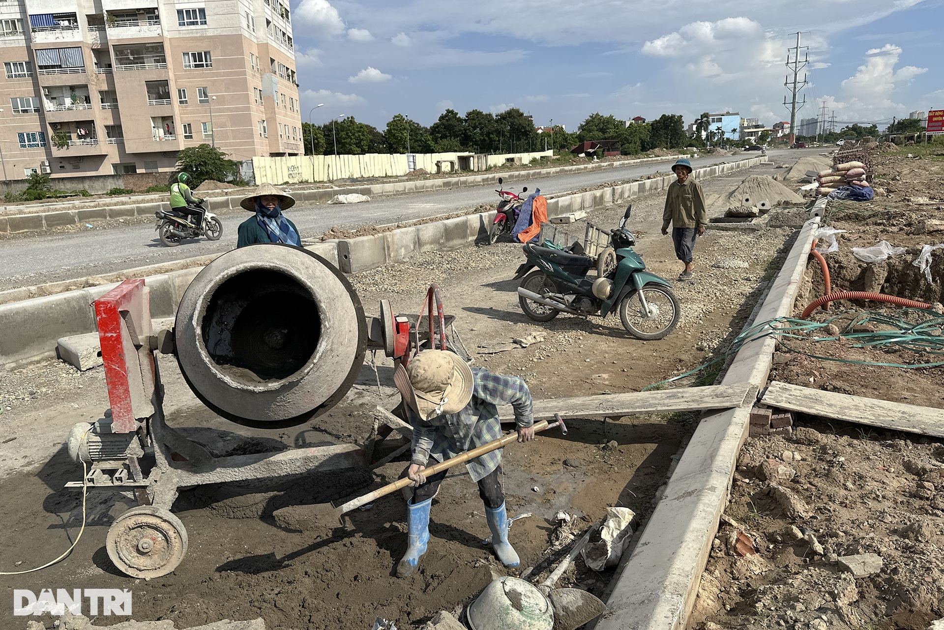 Đường vành đai 3,5 từ Đại lộ Thăng Long đến QL32 vẫn ngổn ngang sau 7 năm - 10 Đường vành đai 3,5 từ Đại lộ Thăng Long đến QL32 vẫn ngổn ngang sau 7 năm - 10