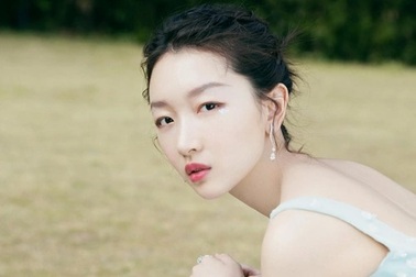 "Nàng thơ" được Trương Nghệ Mưu khen hết lời "thảm bại" với vai tiên giới