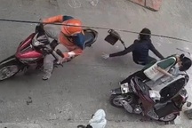 Đi bụi hết tiền, 2 thanh niên rủ nhau cướp giật