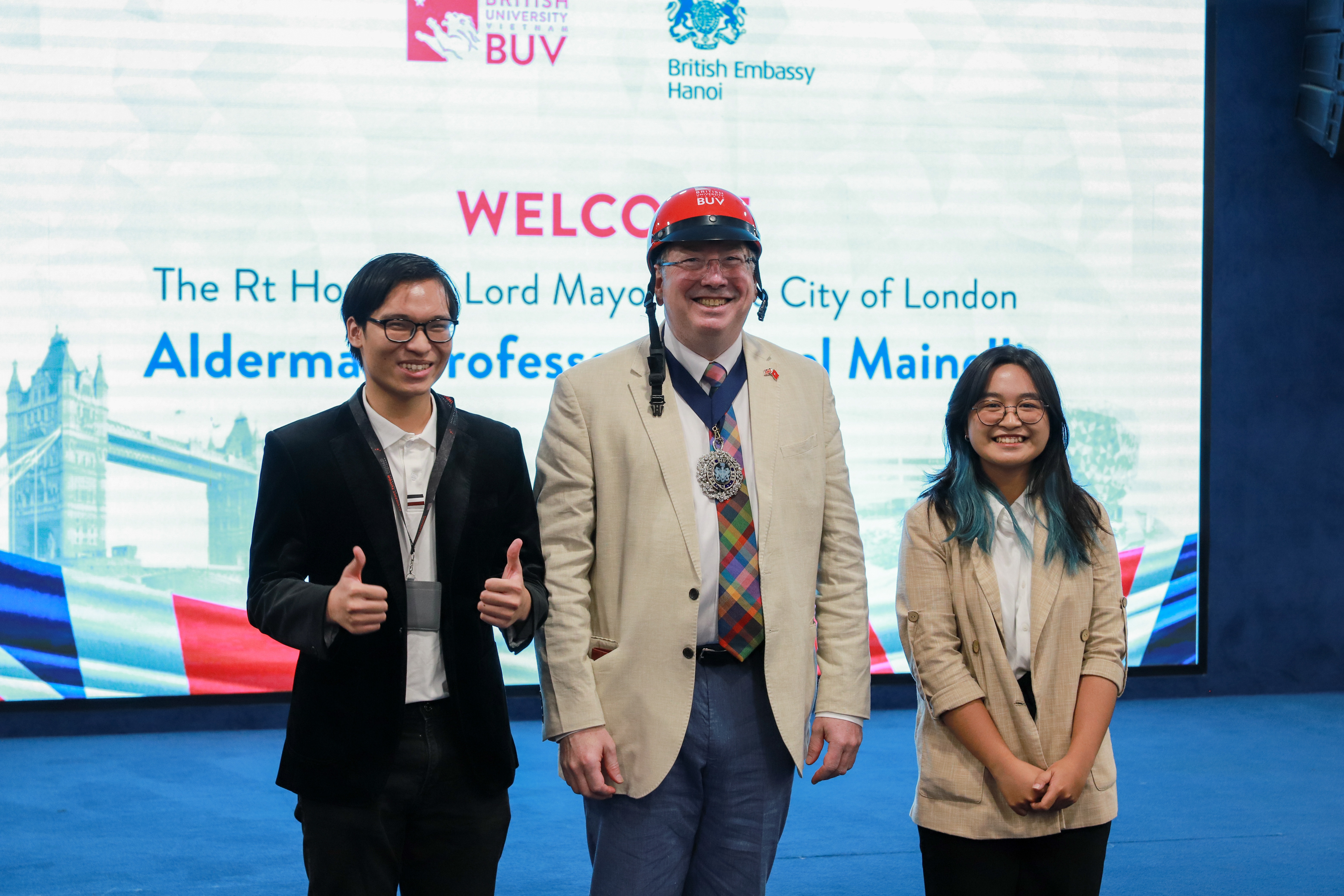Starosta londýnské finanční čtvrti: BUV přispívá k podpoře spolupráce mezi Vietnamem a Spojeným královstvím - 6 Thị trưởng khu tài chính London: BUV góp phần thúc đẩy hợp tác giữa Việt Nam và Anh quốc - 6
