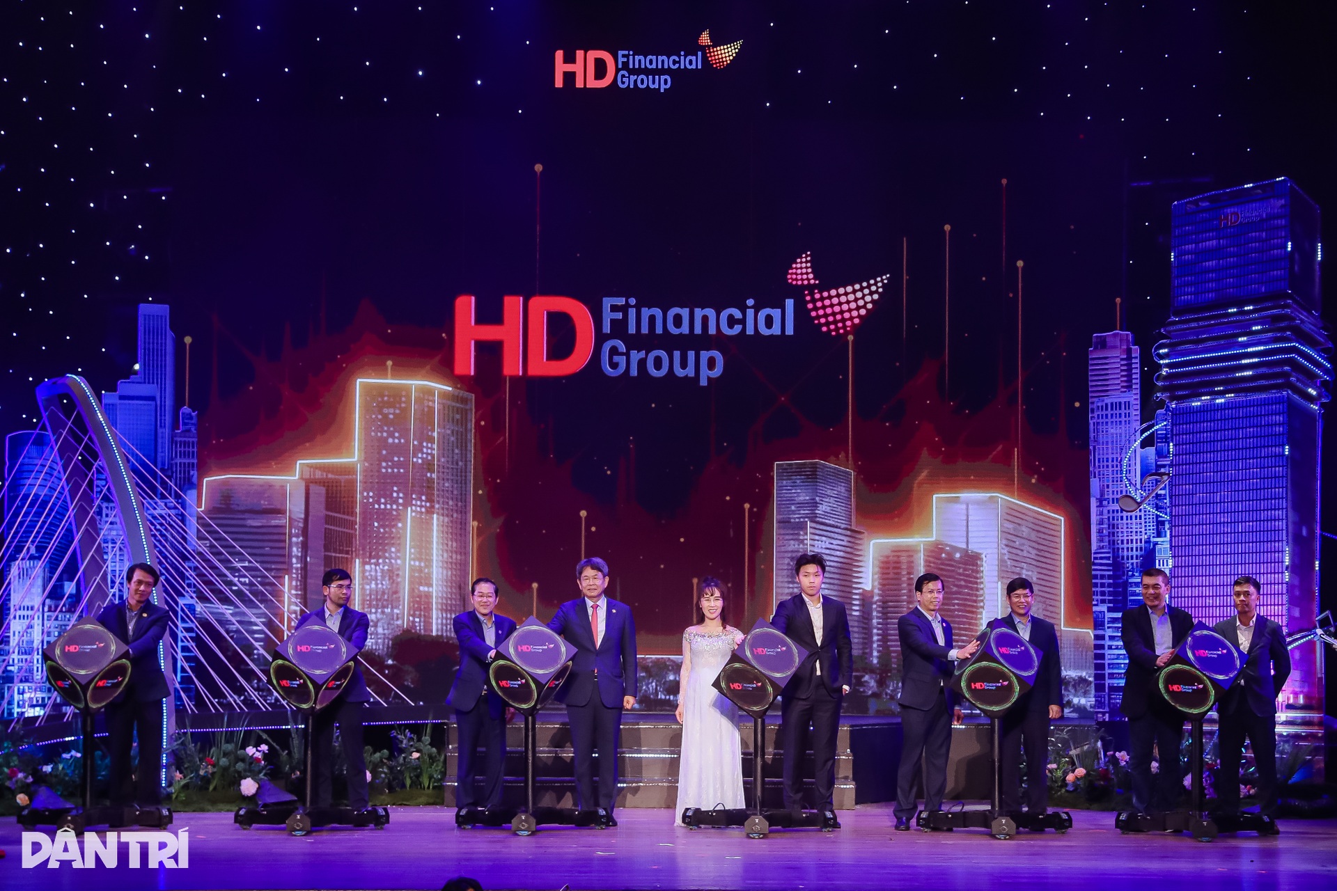 Nguồn cảm hứng bất tận - bản hòa tấu của niềm tin, khát vọng - 3 Nguồn cảm hứng bất tận - bản hòa tấu của niềm tin, khát vọng - 3