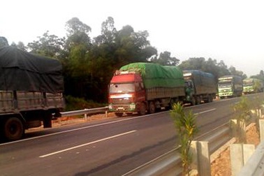 “Thủ tướng bắt gặp xe hổ vồ chạy nườm nượp!”