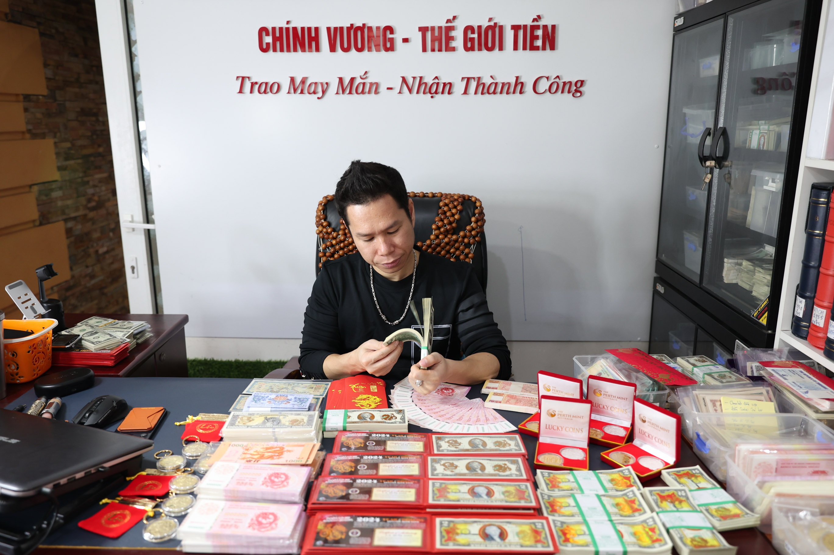 ngam-bo-suu-tap-tien-li-xi-hinh-rong-nam-giap-thin-7.jpg ngam-bo-suu-tap-tien-li-xi-hinh-rong-nam-giap-thin-7.jpg