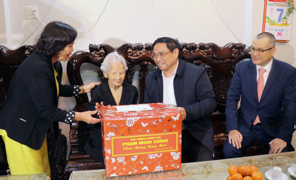 Thủ tướng thăm các gia đình chính sách ở Phú Yên - 2 Thủ tướng thăm các gia đình chính sách ở Phú Yên - 2