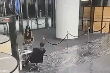 Khoảnh khắc UAV tập kích khu trung tâm tài chính Moscow