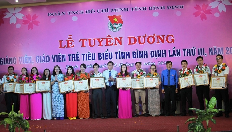 Những cô giáo trẻ gieo yêu thương giữa núi rừng - 2 Những cô giáo trẻ gieo yêu thương giữa núi rừng - 2