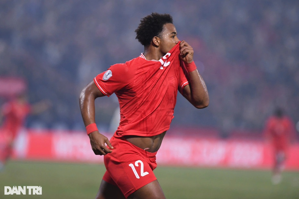 Tuyển Việt Nam vào bán kết AFF Cup: Liều thuốc giảm đau, nỗi lo nhức nhối