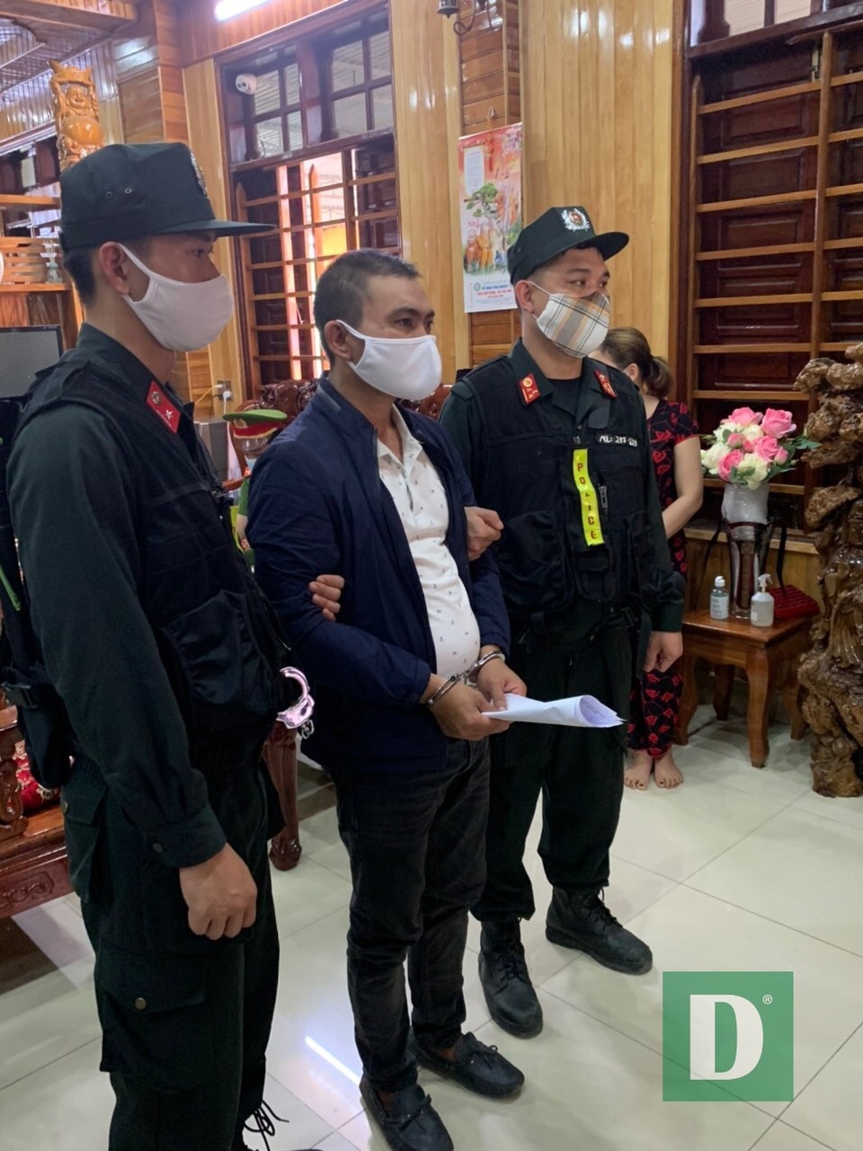 Khởi tố, tạm giam đối tượng hành hung Đại úy Công an - 1 Khởi tố, tạm giam đối tượng hành hung Đại úy Công an - 1