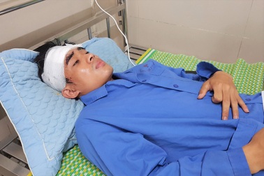 Vụ lật xe khách 4 người chết: "Em bất lực nhìn người xung quanh kêu cứu!"