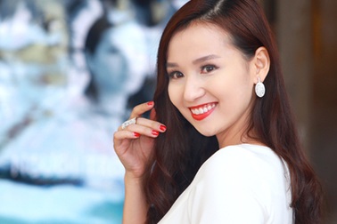 Lã Thanh Huyền trở lại sau thời gian tạm xa làng giải trí