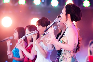 Quý bà khoe sắc lộng lẫy trong trang sức ngọc trai