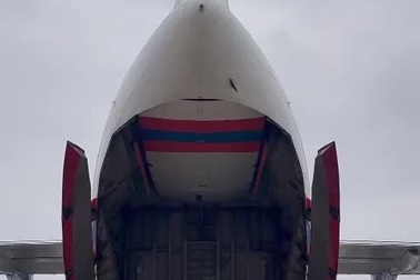 Máy bay Nga chở 30 tấn hàng viện trợ hỗ trợ Việt Nam sau thiên tai