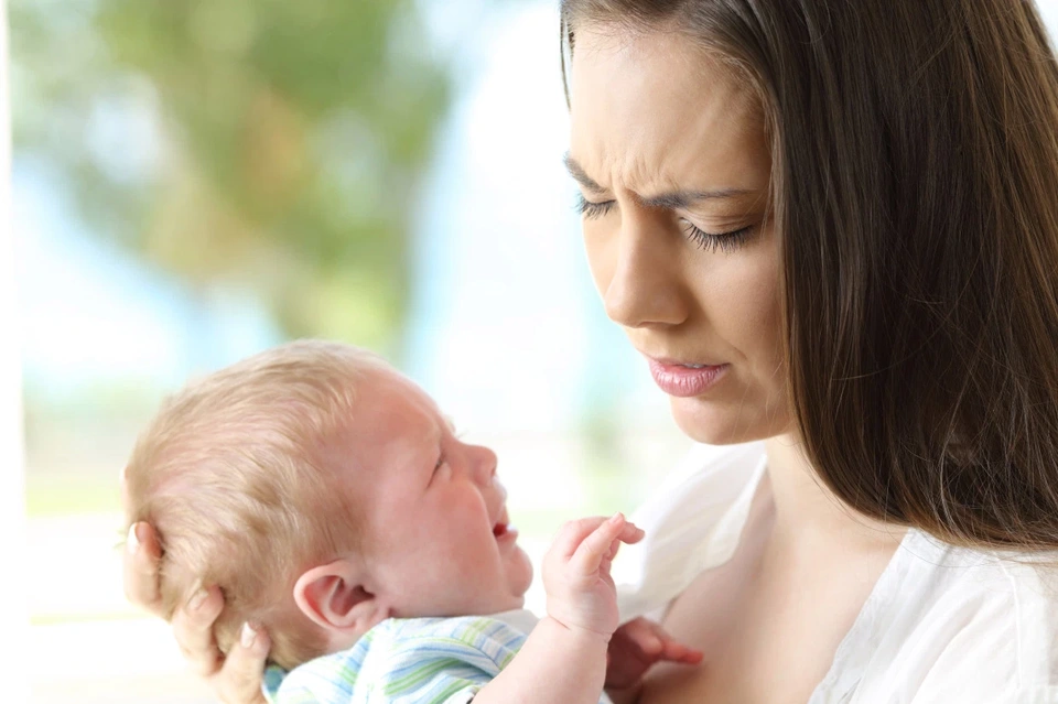 Mẹ khóc con khóc cả đêm, bố vẫn ở bên cô khác chưa về - 1 Mẹ khóc con khóc cả đêm, bố vẫn ở bên cô khác chưa về - 1