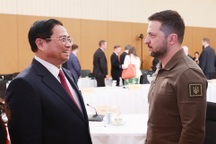 Gặp Tổng thống Ukraine, Thủ tướng mong các bên sớm chấm dứt xung đột