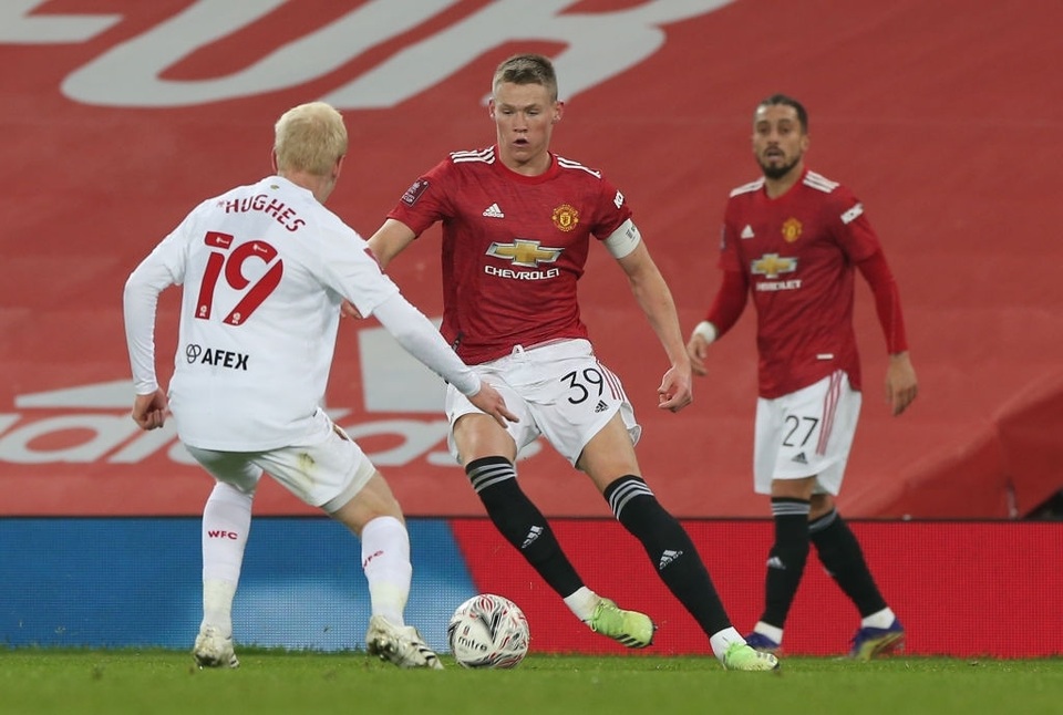 McTominay giúp Man Utd thắng trận trong lần đầu đeo băng đội trưởng - 3 McTominay giúp Man Utd thắng trận trong lần đầu đeo băng đội trưởng - 3