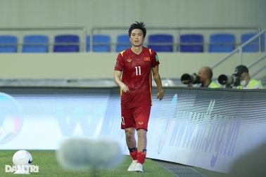 Tuấn Anh: "Tôi bị đau cổ chân, không thể chạy tiếp nên xin ra"