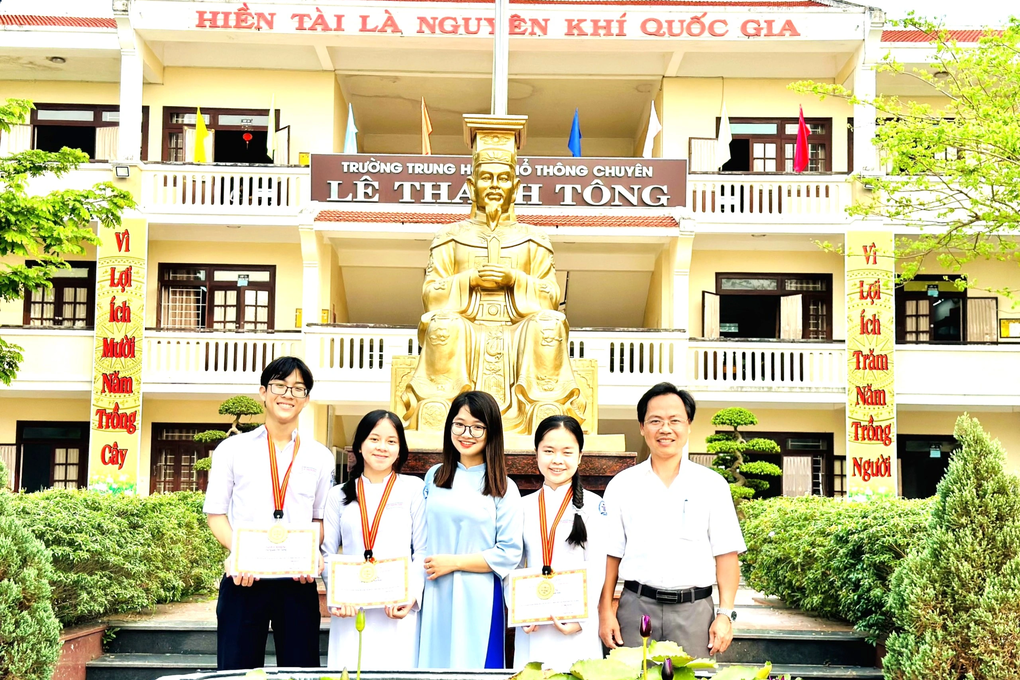 54 học sinh đi thi, 51 em đoạt giải Olympic 30/4 - 2 54 học sinh đi thi, 51 em đoạt giải Olympic 30/4 - 2