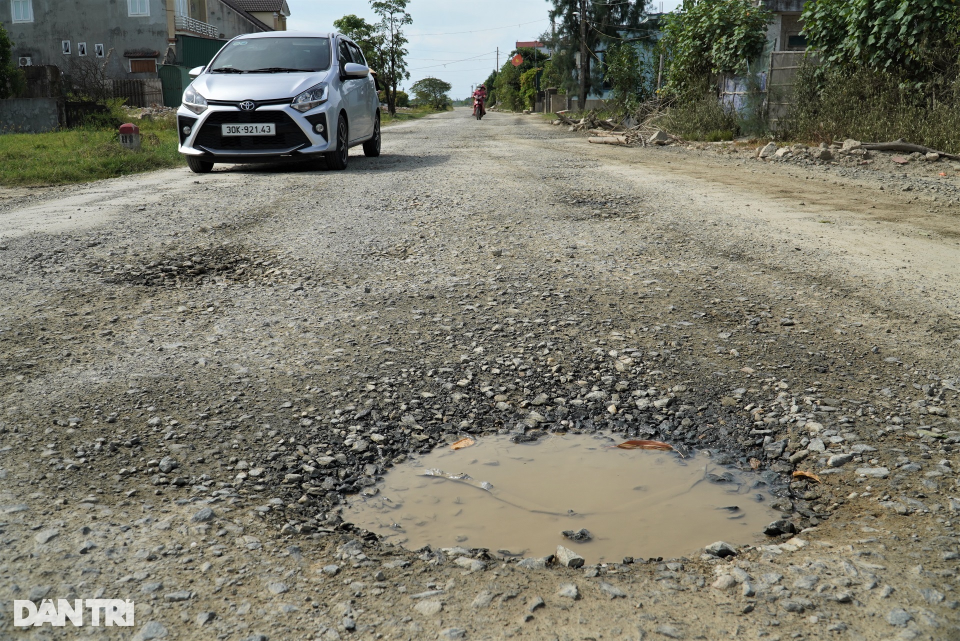 Gần 400m đường ở Hà Tĩnh thi công dang dở suốt 14 năm - 7