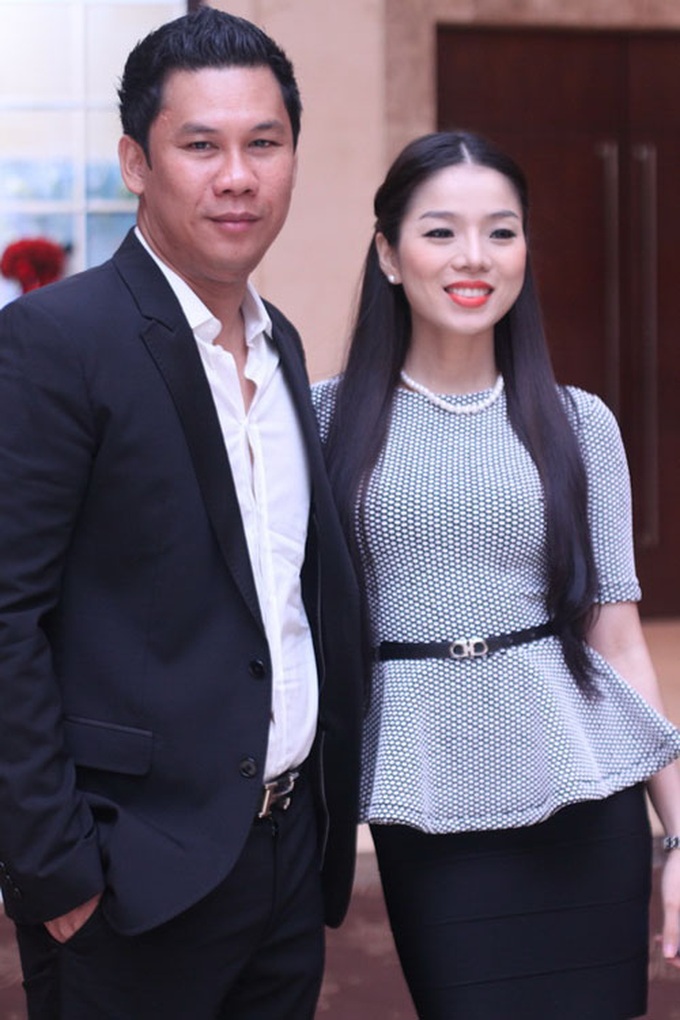 le-quyen-nhieu-nguoi-phu-nu-truoc-cua-chong-ngoan-hon-toi-1