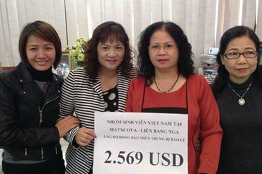 Sinh viên Việt Nam tại Matxcova quyên góp ủng hộ đồng bào Miền Trung