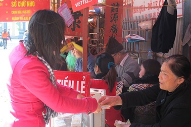 Tiền lì xì: Trong hiếm, ngoài... bao la