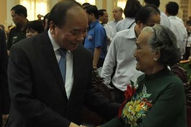 Thủ tướng dự hội nghị biểu dương người có công với cách mạng