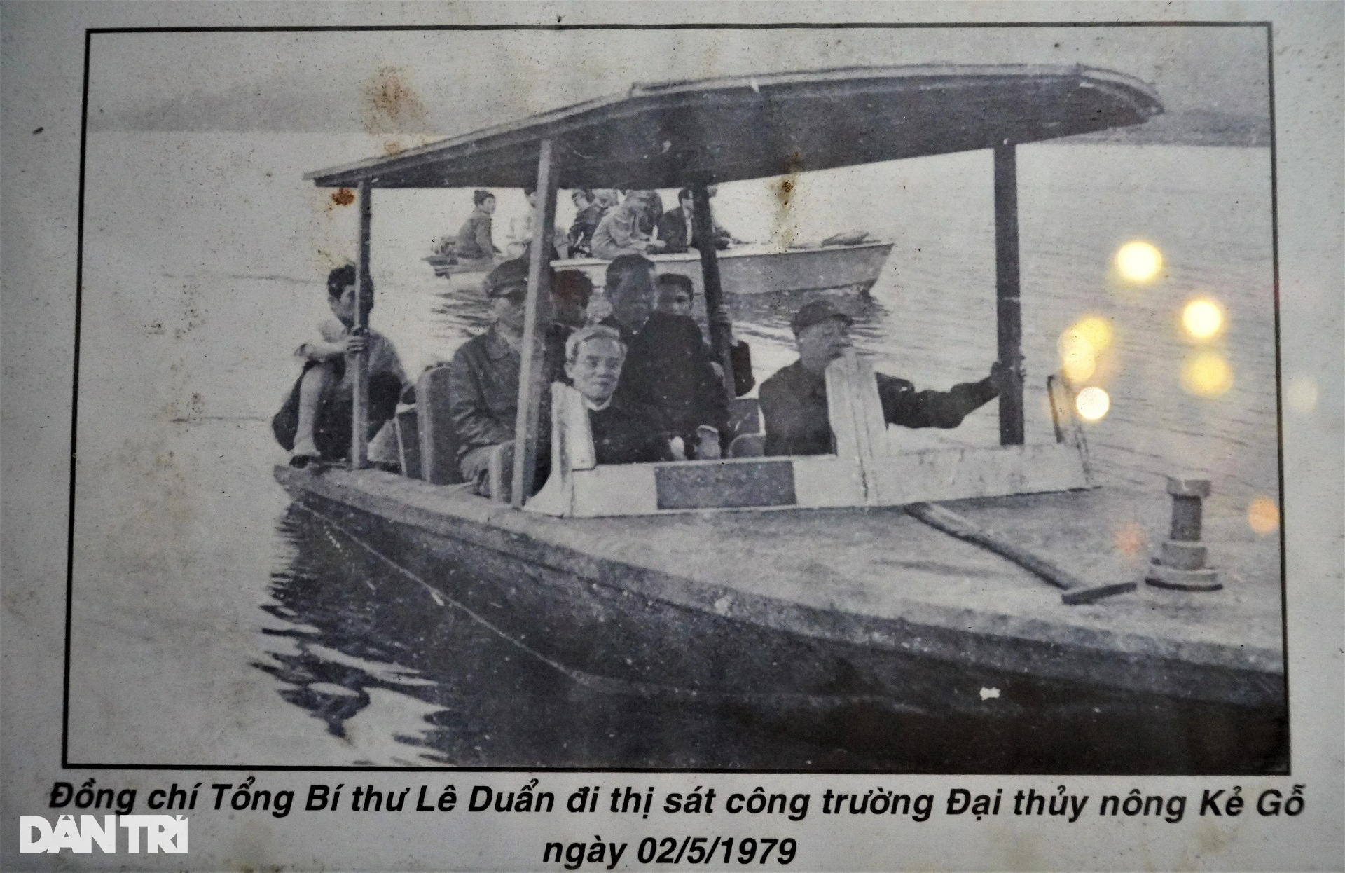 Đền thờ cố Tổng Bí thư Lê Duẩn giữa lòng hồ Kẻ Gỗ - 13 Đền thờ cố Tổng Bí thư Lê Duẩn giữa lòng hồ Kẻ Gỗ - 13