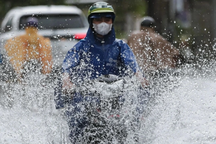 Cao điểm mưa lớn ở miền Bắc, cảnh báo ngập lụt