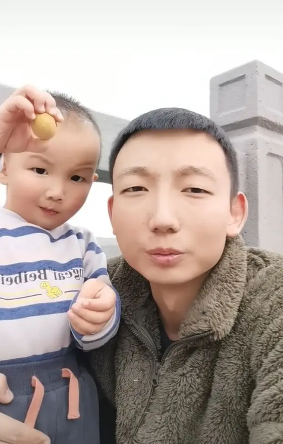 Bị hoán đổi lúc mới sinh, người đàn ông đoàn tụ với gia đình sau 28 năm - 3