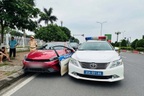 Nam tài xế vi phạm nồng độ cồn, tông gãy cửa ô tô CSGT