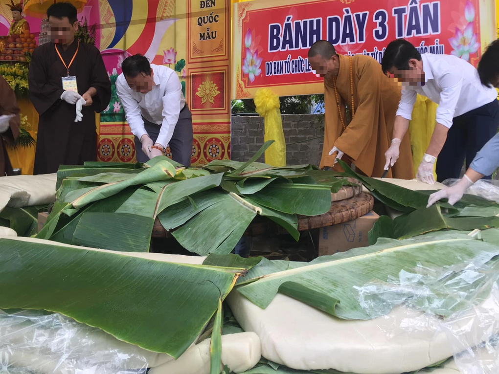 Bánh chưng 7 tấn, chả mực 200kg: Đua nhau lập kỷ lục càng to, càng khủng - 4 Bánh chưng 7 tấn, chả mực 200kg: Đua nhau lập kỷ lục càng to, càng khủng - 4