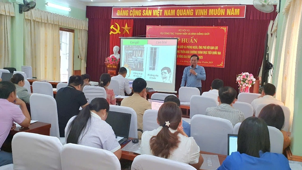 Tăng cường dạy nghề miễn phí cho lao động nghèo - 1