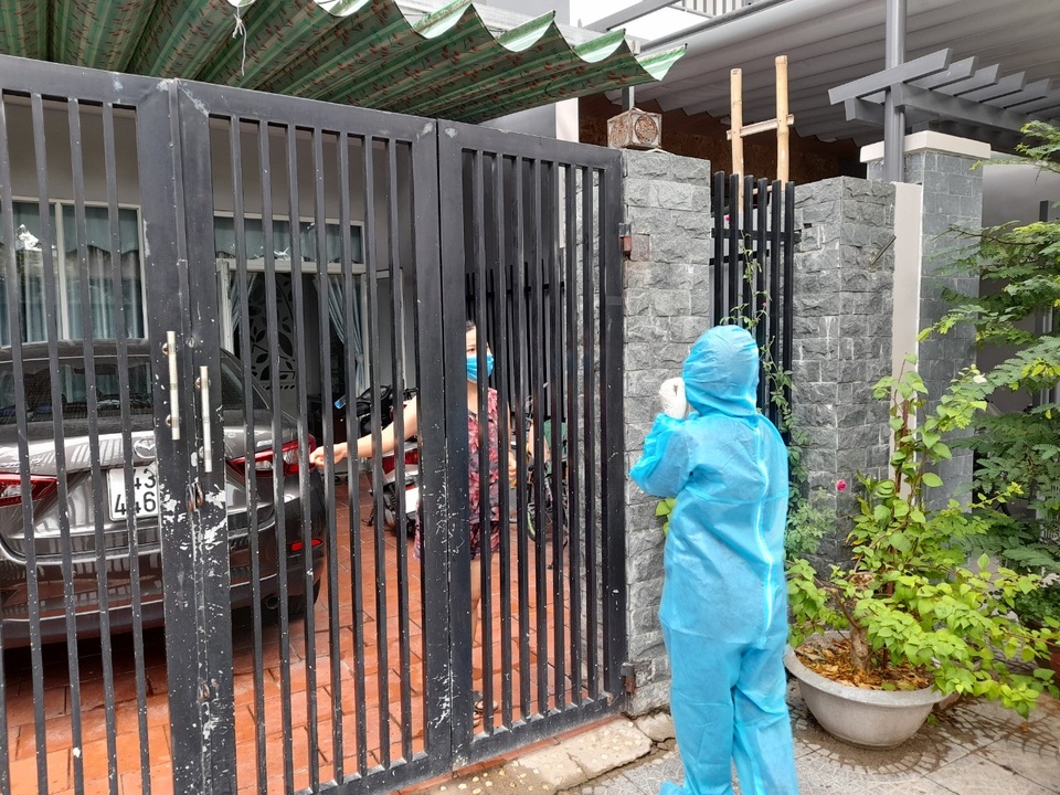 Sinh viên chi viện tâm dịch: 1 ngày gõ cửa 400 nhà để truy vết - 6 Sinh viên chi viện tâm dịch: 1 ngày gõ cửa 400 nhà để truy vết - 6